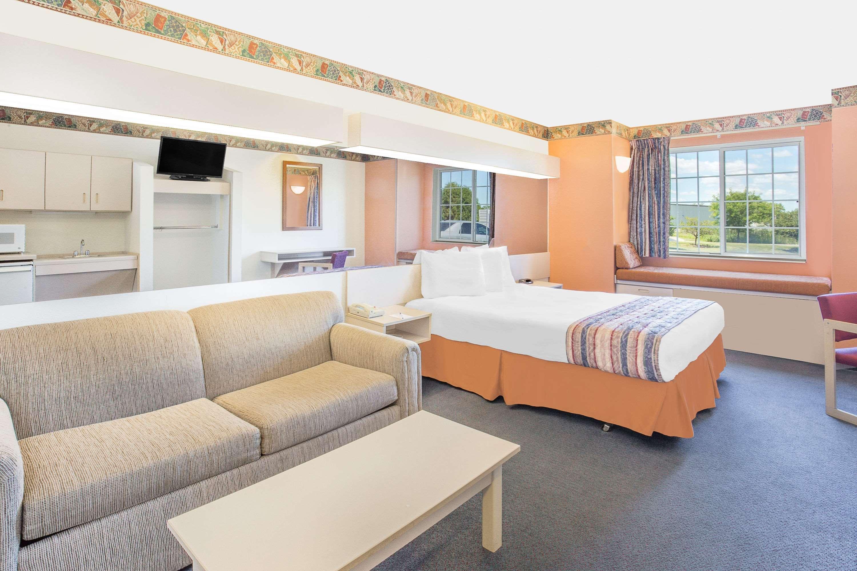 Microtel Inn & Suites By Wyndham Fond Du Lac Eksteriør bilde